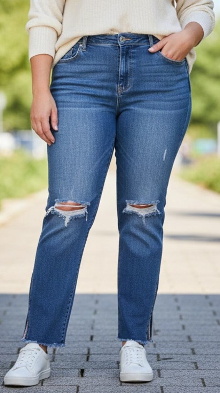 Torrid Women 20 Short Medium Wash High- Rise Straight Denim Jeans